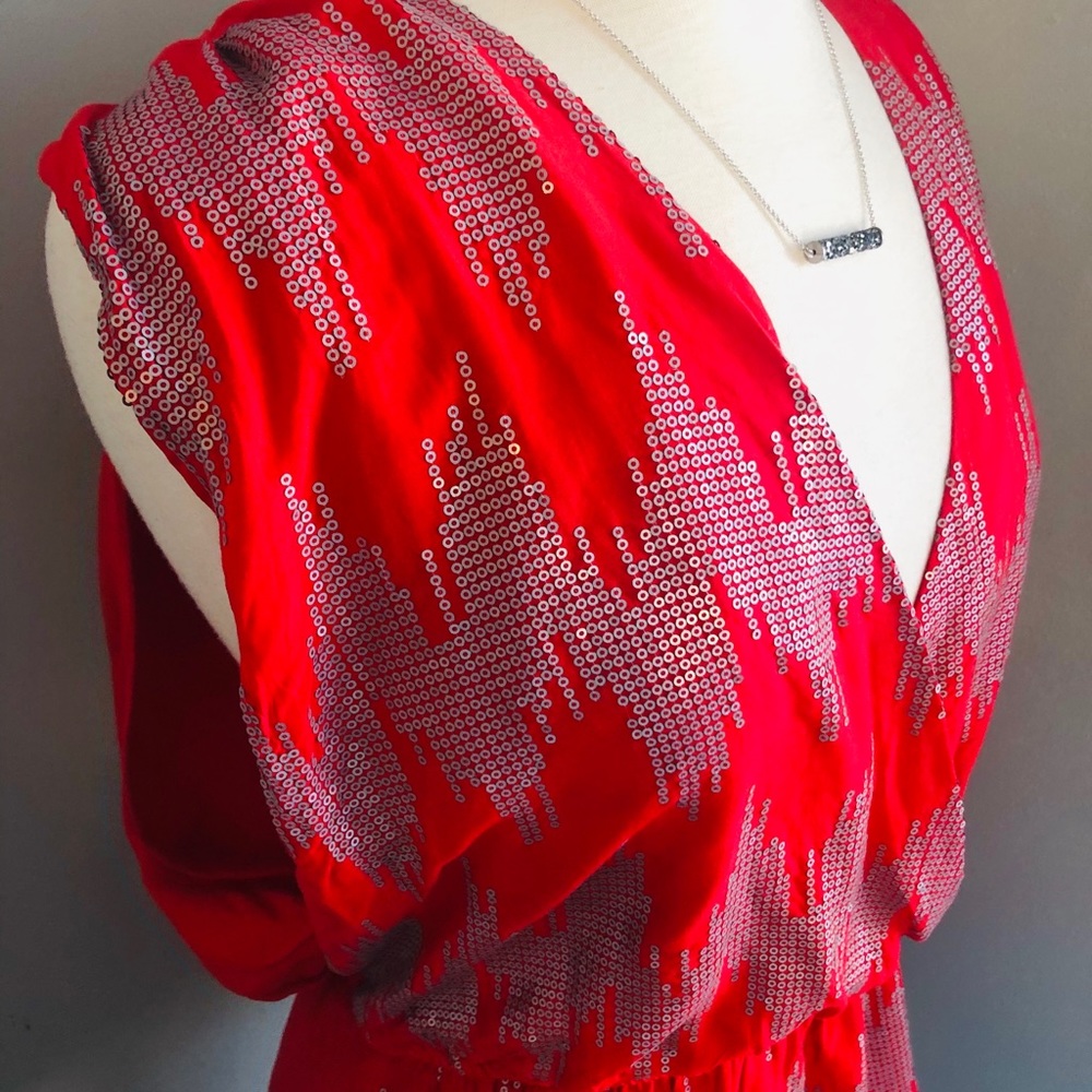 Gorgeous Red FABRIK Boutique Top ❤️